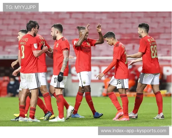 曼联依靠直塞连续获得良机:解码这支球队的进攻艺术 曼联依靠直塞连续获得良机:解码这支球队的进攻艺术