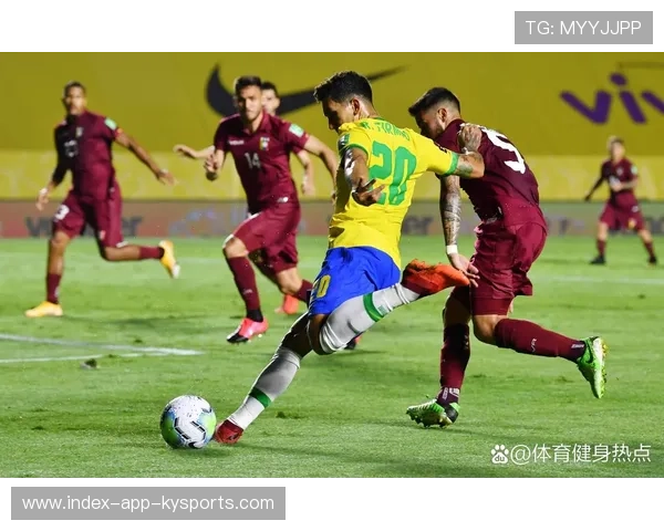 激情点燃绿茵场：足球快速反击三脚传球破门的瞬间艺术